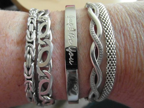 Review Just Be You Armband